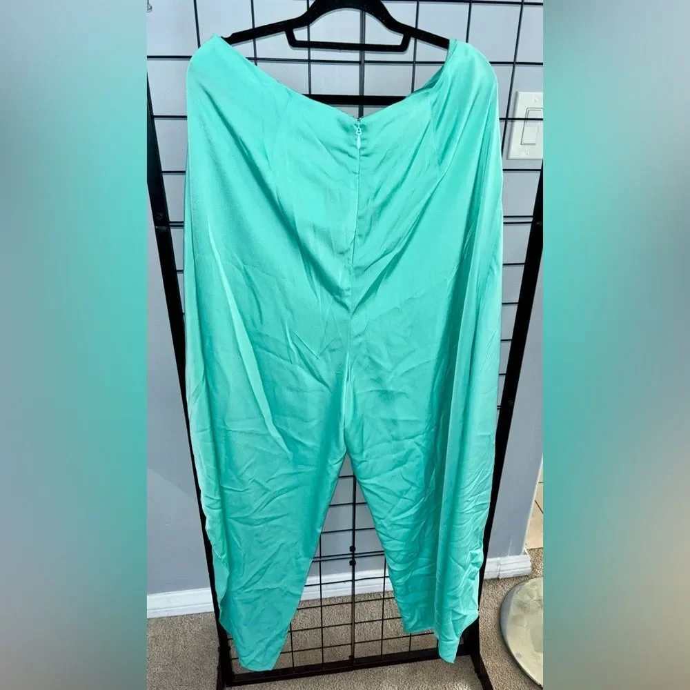 Fashion to Figure plus size seafoam green overlay wide leg pants NWT - Picture 3 of 6
